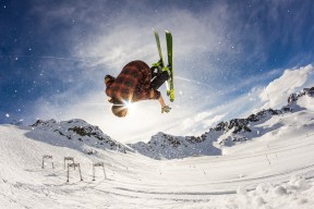 开云体育入口-意甲焦点战，摩洛哥战术智慧如何让尼斯在绿茵场窒息？