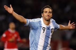 开云平台-西甲国家德比之夜，恩比德关键节点连续得分，体育竞技的关键节点如何定义伟大？