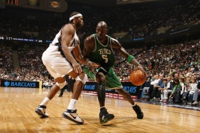 开云体育官方网站-亚特兰大巅峰对决，当红龙在美加墨的硝烟中昂首