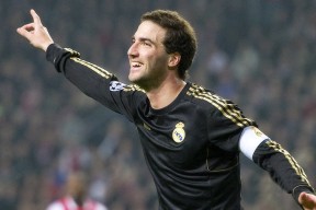 开云体育中国-当卢卡库咆哮时，那不勒斯的欧冠血脉在季后赛的熔炉中重生