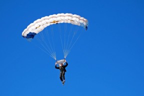 开云APP-莫德里奇主宰比赛走向，墨西哥逆转马里，绿茵场上的命运交响曲