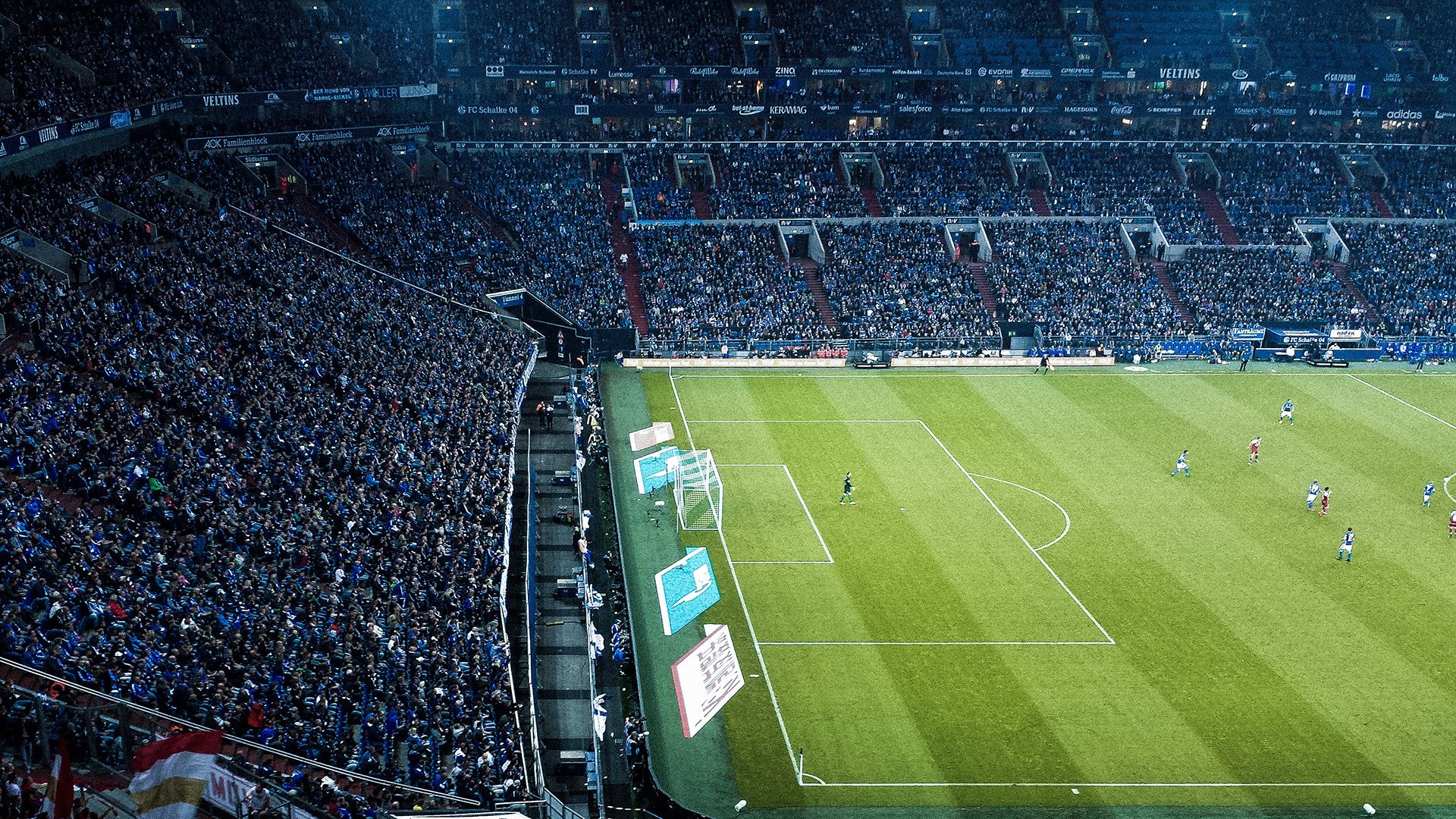 霍勒迪接管F1赛道,森林狼却在篮球场爆冷猛龙,体育世界的冰与火之歌